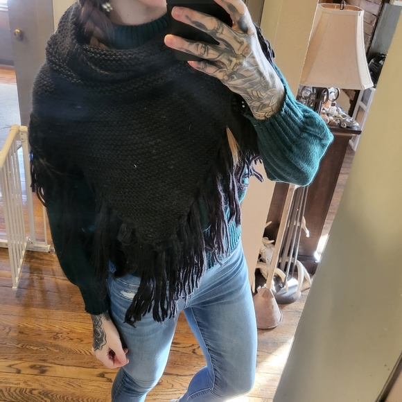 Accessories - Black Scarf